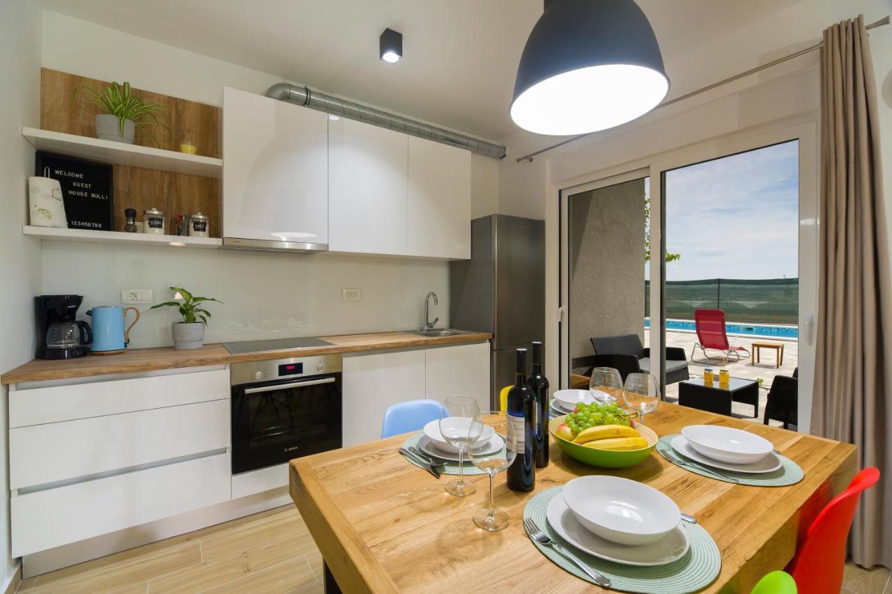 Apartments Bulli Trogir Bagian luar foto