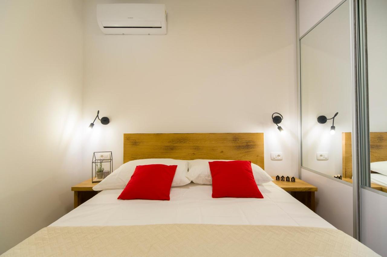 Apartments Bulli Trogir Bagian luar foto