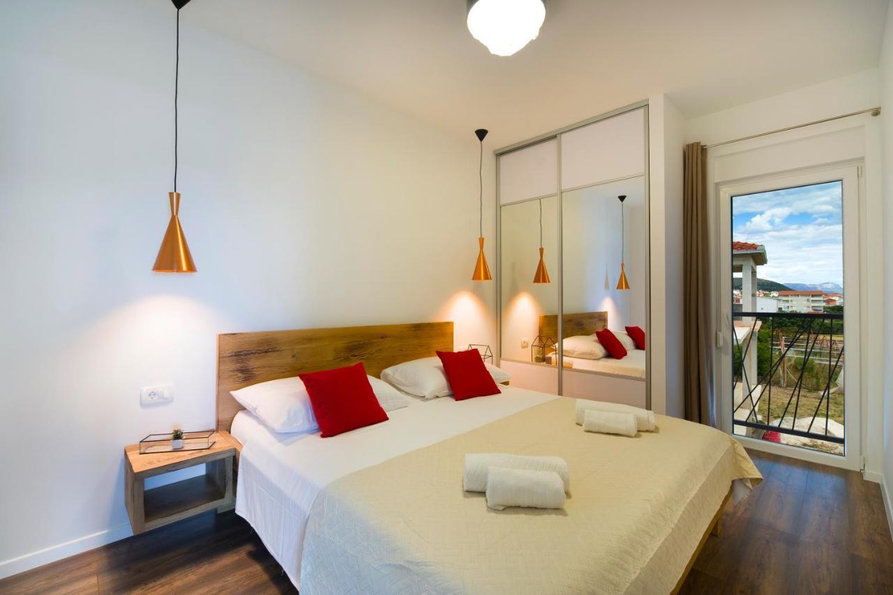 Apartments Bulli Trogir Bagian luar foto